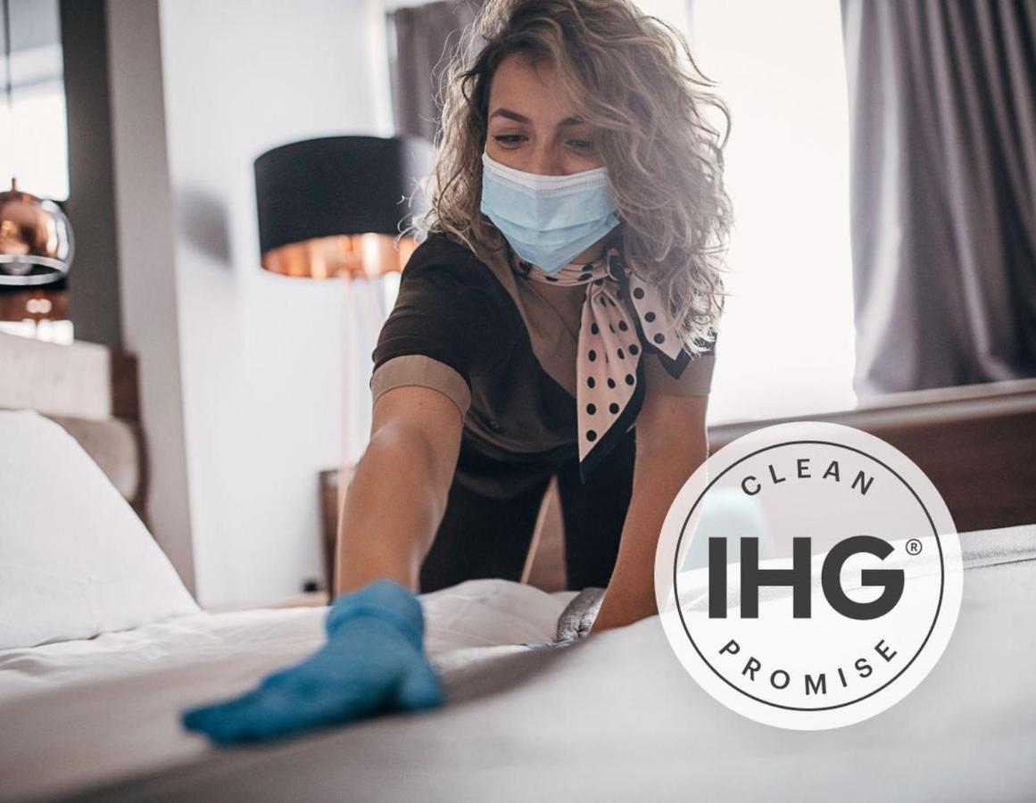 Holiday Inn Express Ahmedabad Prahlad Nagar By Ihg Eksteriør bilde