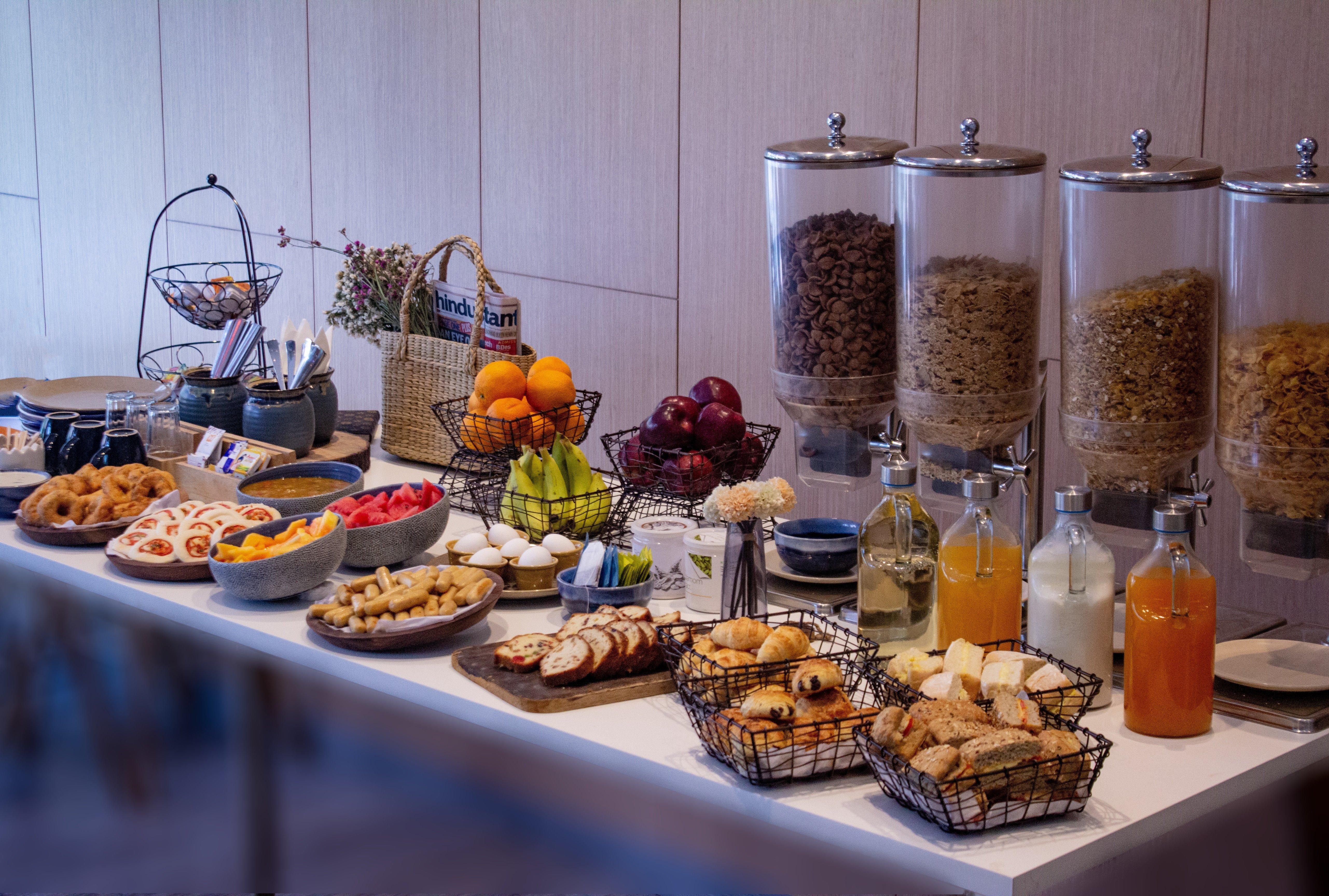 Holiday Inn Express Ahmedabad Prahlad Nagar By Ihg Eksteriør bilde