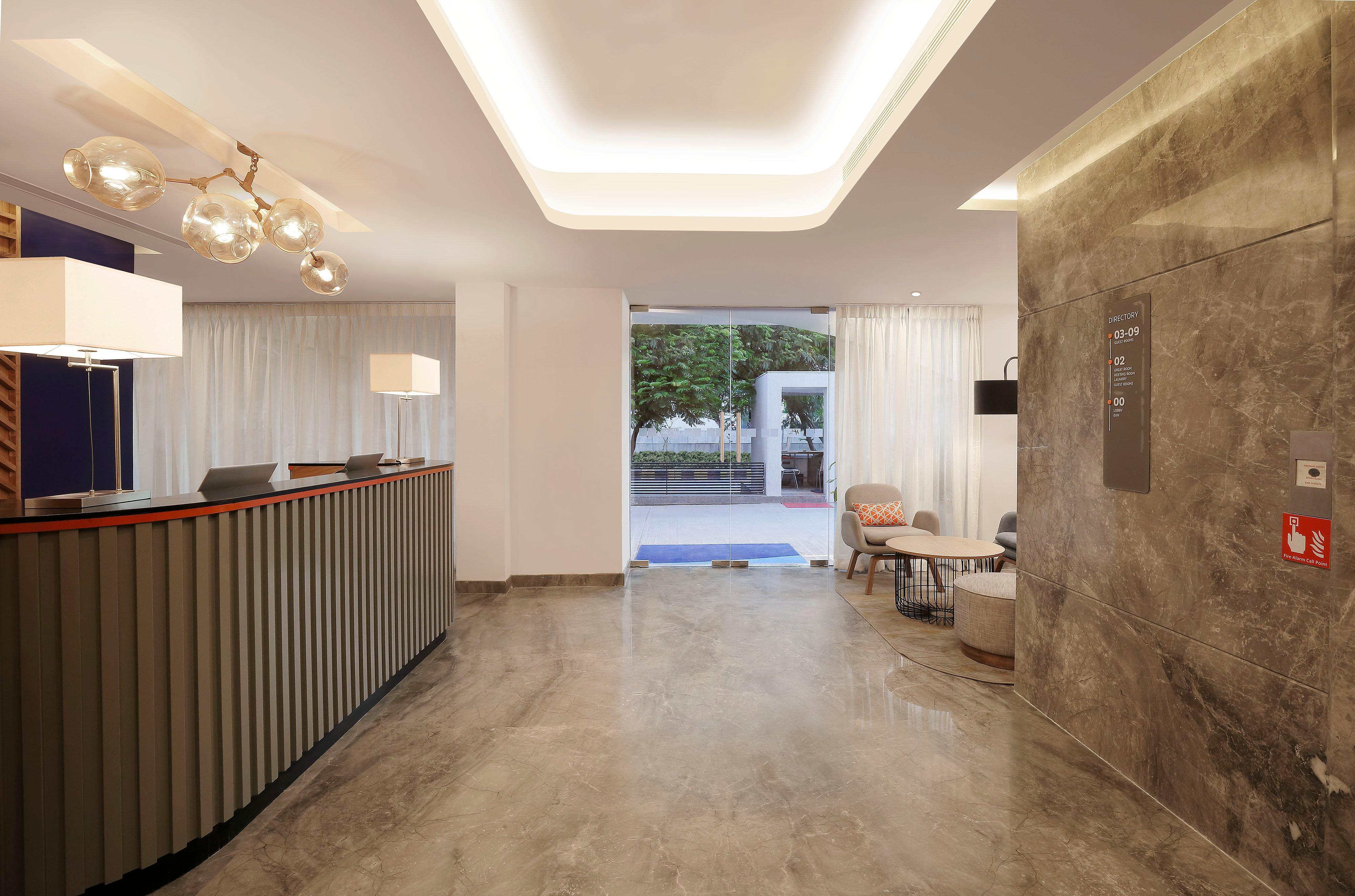 Holiday Inn Express Ahmedabad Prahlad Nagar By Ihg Eksteriør bilde