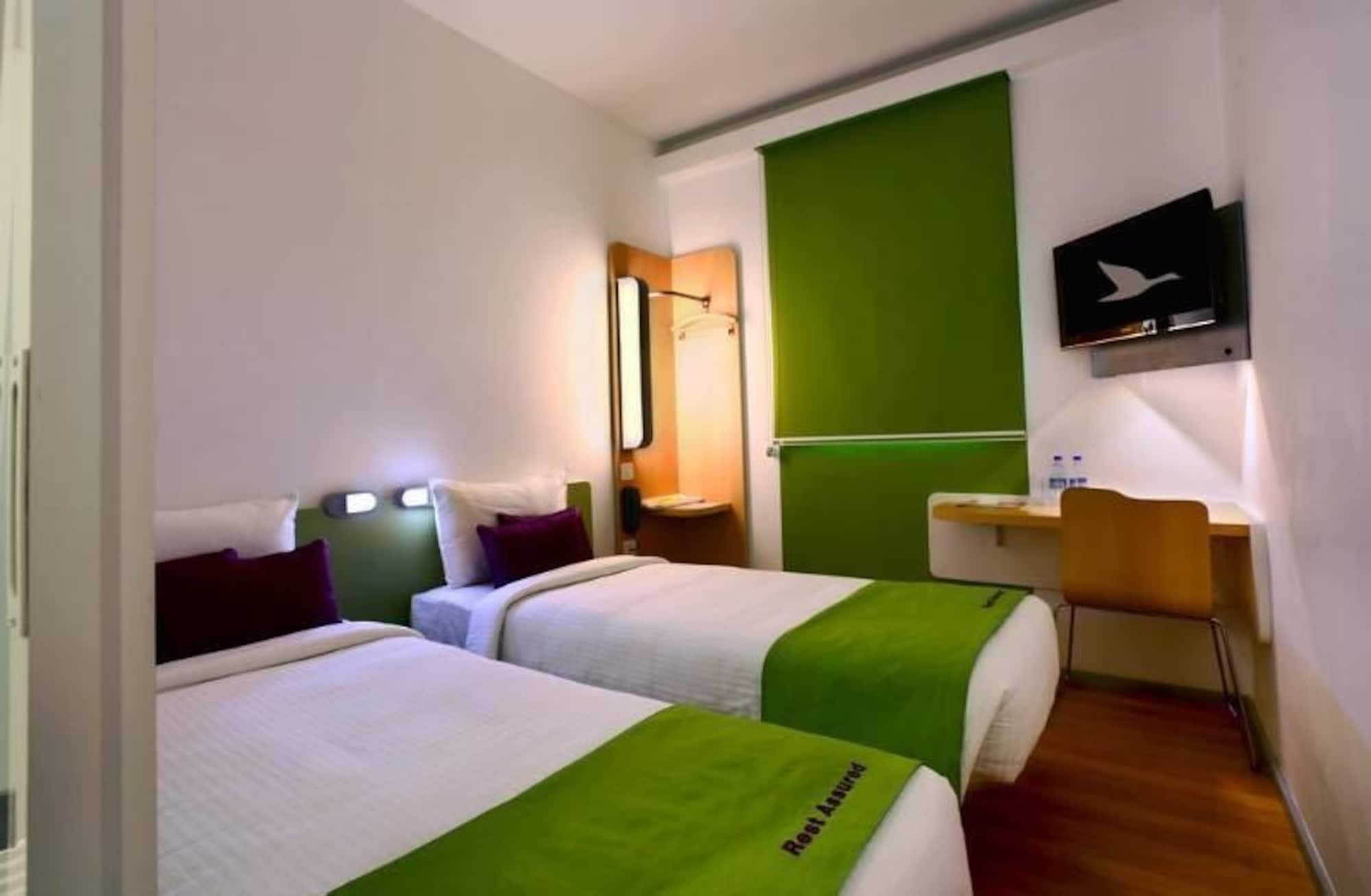 Holiday Inn Express Ahmedabad Prahlad Nagar By Ihg Eksteriør bilde