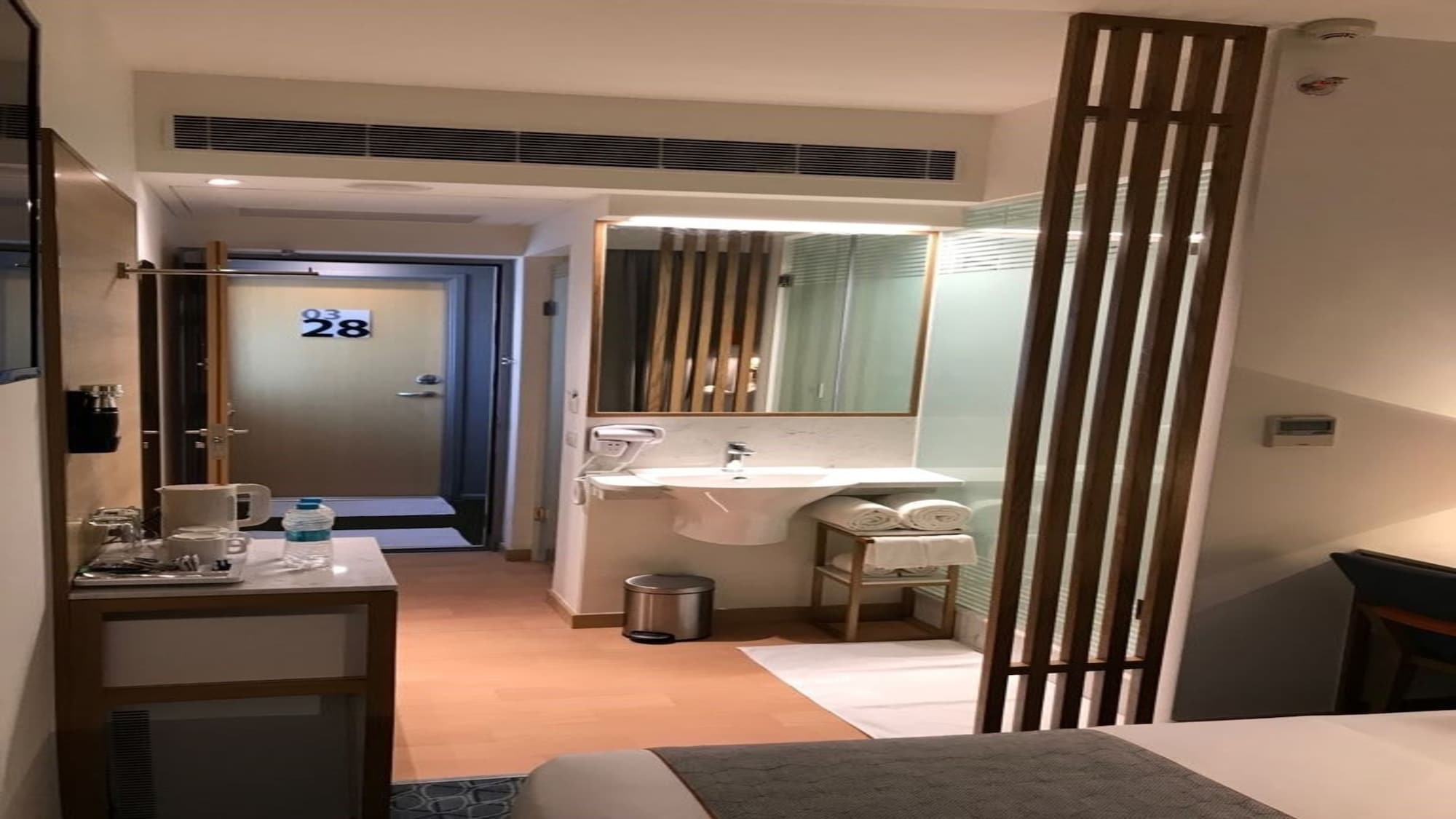 Holiday Inn Express Ahmedabad Prahlad Nagar By Ihg Eksteriør bilde